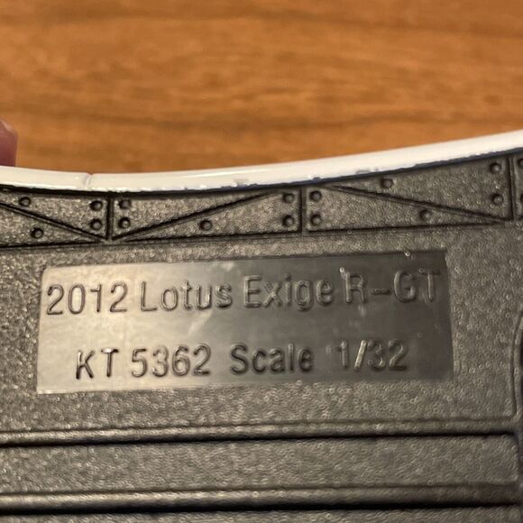 Kinsmart 2012 Lotus Exige R-GT 1:32 scale Die Cast Car KT-5362 - Picture 10 of 11
